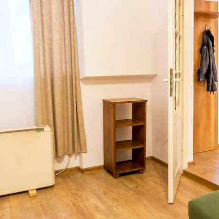 Apartment Wielopole 10 *
