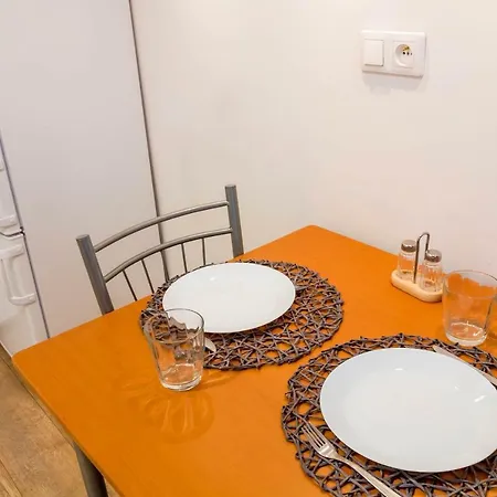 Apartment Wielopole 10 *